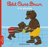 PETIT OURS BRUN A LA PISCINE